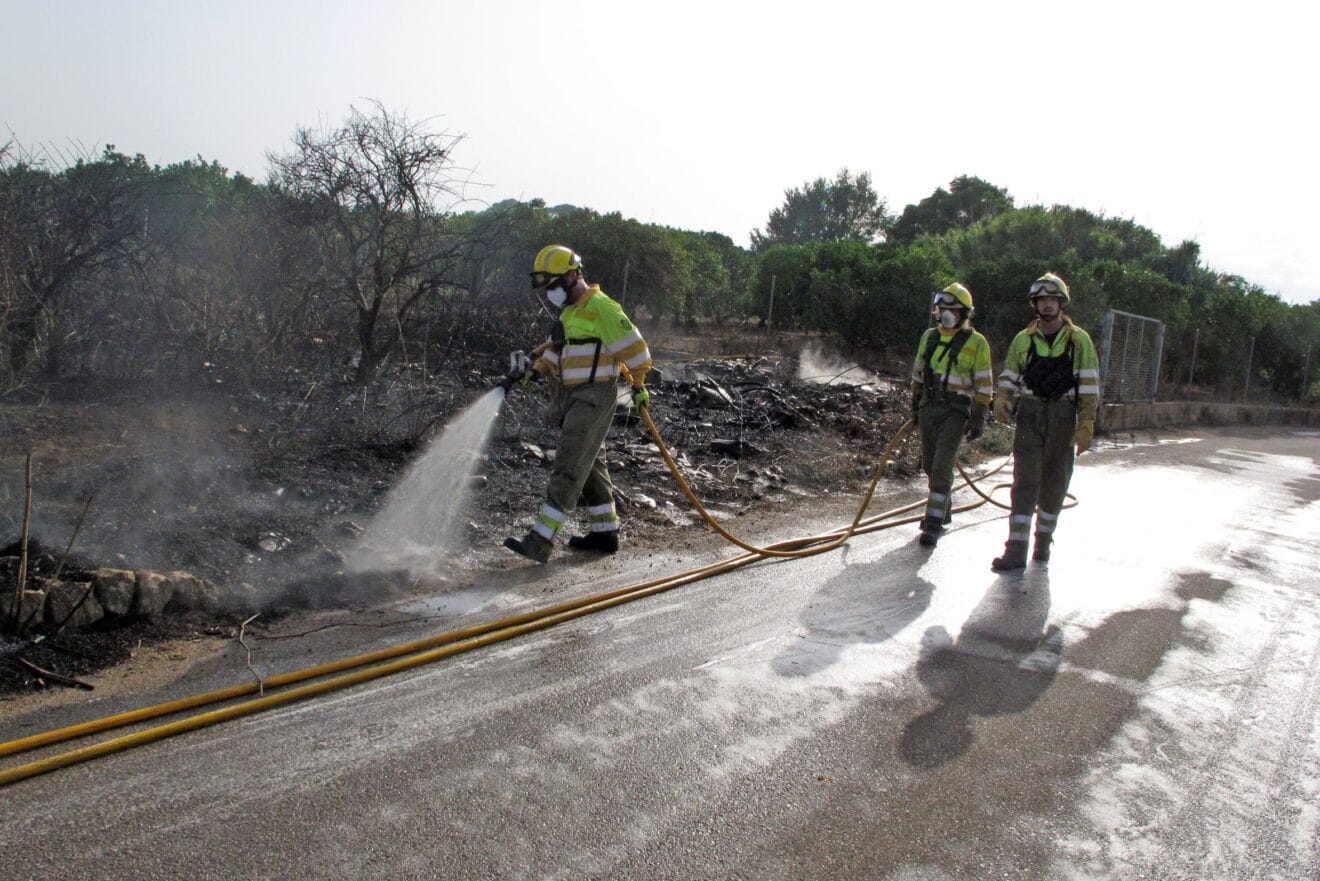 Incendio forestal en la entrada a Dénia