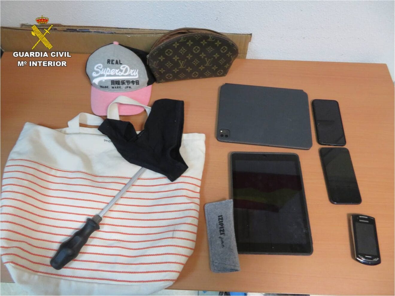 Material incautado por la Guardia Civil