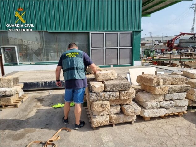 Imagen: Piedra tosca incautada en Dénia