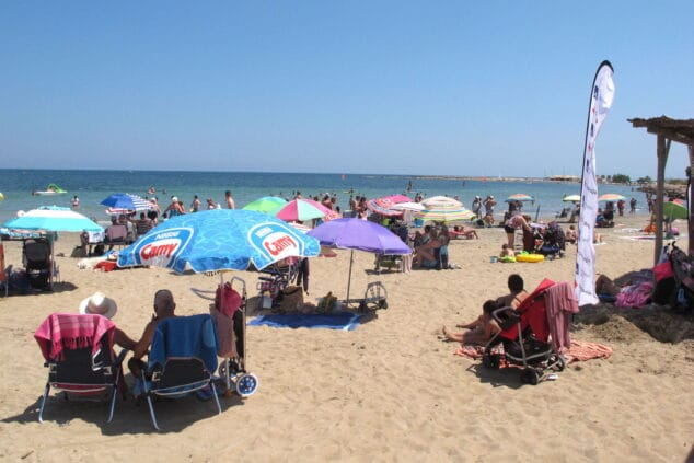 Imagen: Playa Punta del Raset durante la primera quincena de agosto
