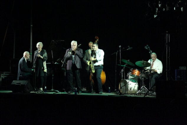 La maravillosa voz de Rebecca Kilgore triunfó junto a The Internacional Classic Jazz All Stars en el Festival de Jazz 10 the international classic jazz all stars 08