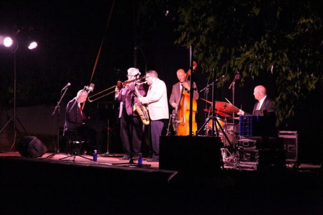 La maravillosa voz de Rebecca Kilgore triunfó junto a The Internacional Classic Jazz All Stars en el Festival de Jazz 20 the international classic jazz all stars 18