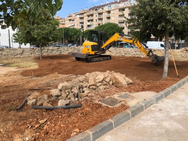 El Bosc de Diana, el futuro mayor parque del casco urbano, ya muestra su nueva imagen 1 Imagen: Trabajos en el Bosc de Diana
