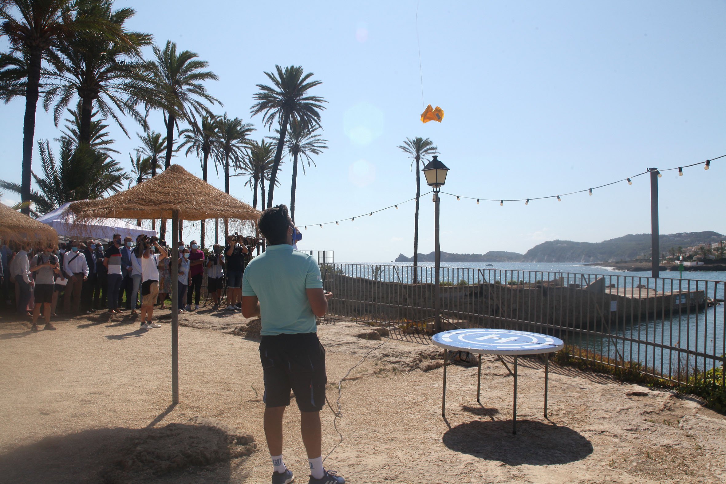 Ximo Puig anuncia el uso de drones para evitar ahogamientos en las playas