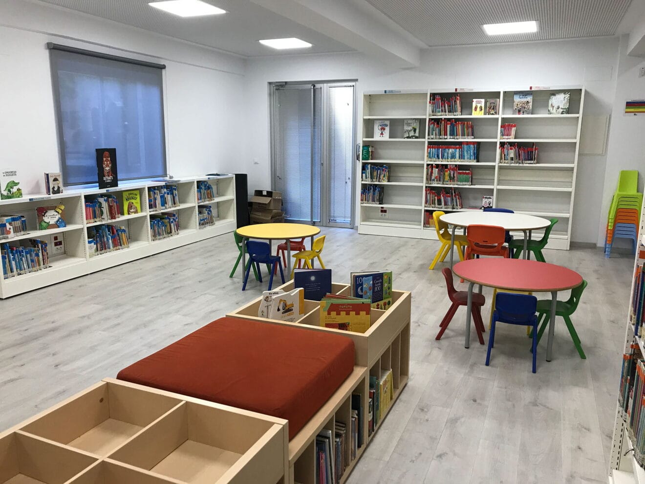 Biblioteca infantil de la Agència de Lectura Rafael Chirbes de Dénia