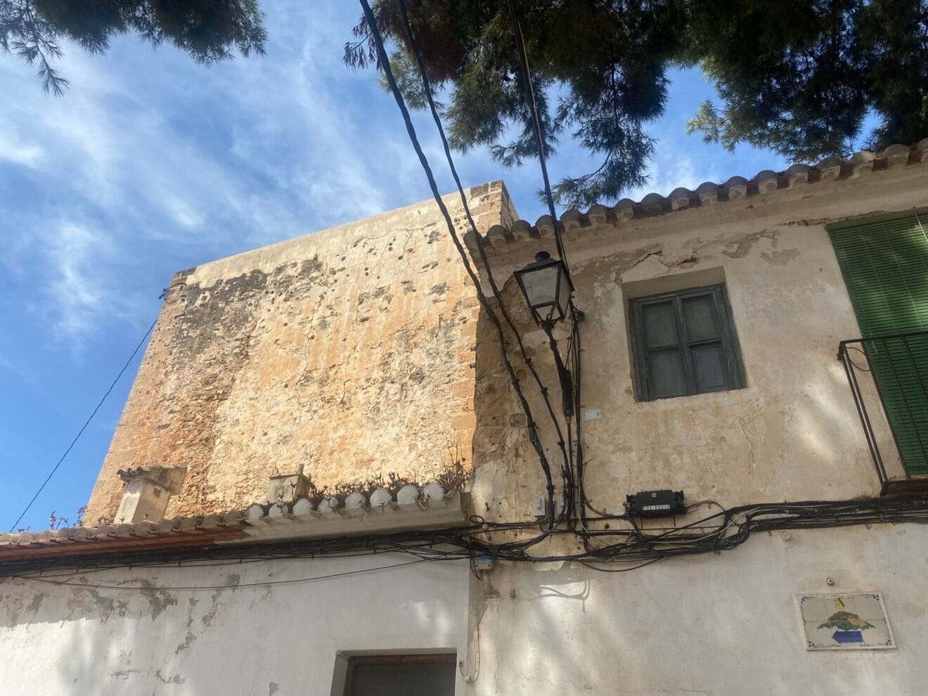 Compromís pide eliminar el cableado antiguo