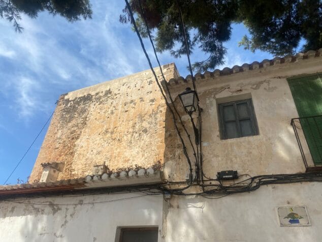 Imagen: Compromís pide eliminar el cableado antiguo