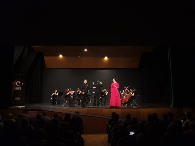 Lleno absoluto en el concierto de la Orquesta de Cámara de Valencia dirigida por el dianense Pere Molina-González 1 Imagen: Concierto-Orquesta-Camara-de-Valencia-en-Denia