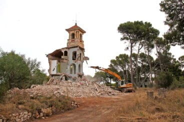 Demolición de la finca señorial de Les Rotes 11