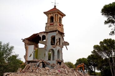 Demolición de la finca señorial de Les Rotes 12