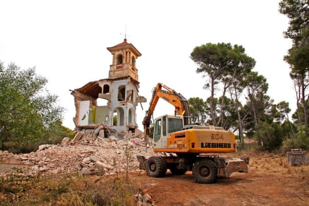 demolicion de la finca sencc83orial de les rotes 13