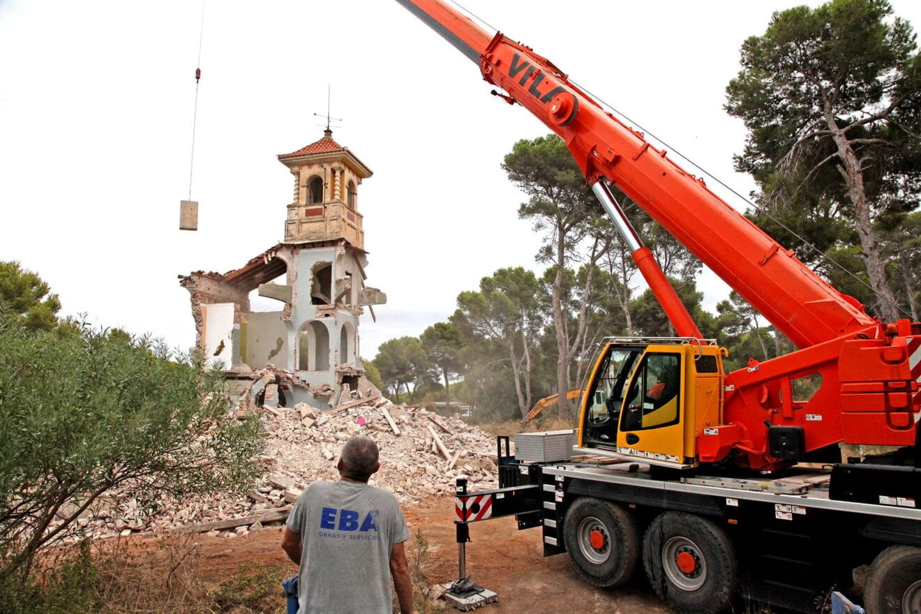 Demolición de la finca señorial de Les Rotes 26