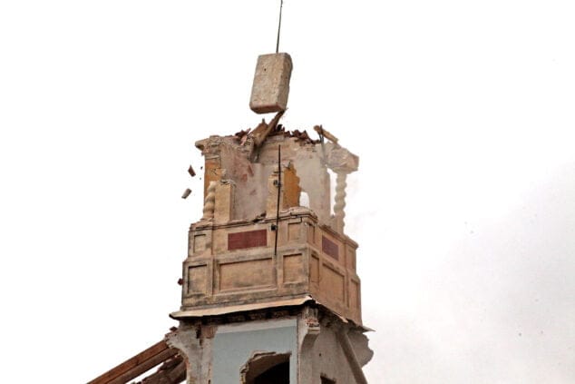 demolicion de la finca sencc83orial de les rotes 31