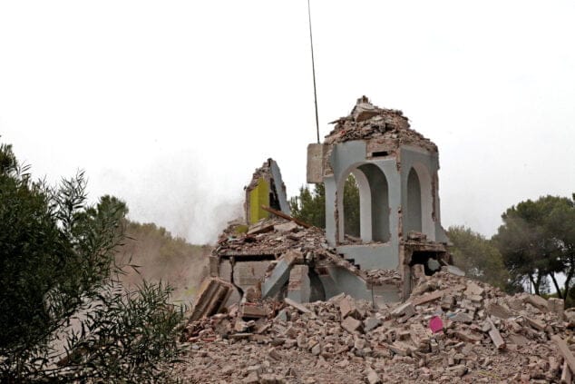 demolicion de la finca sencc83orial de les rotes 34