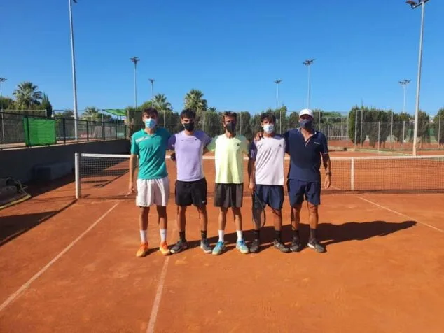 Pleno de victorias para los equipos del Club de Tenis Dénia 3 equipo masculino absoluto del club de tenis denia