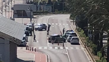 imagen de archivo de un control policial en la explanada cervantes