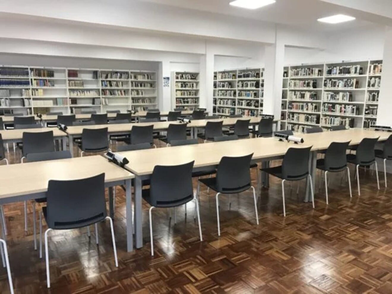 Interior de la Agencia de Lectura Rafael Chirbes