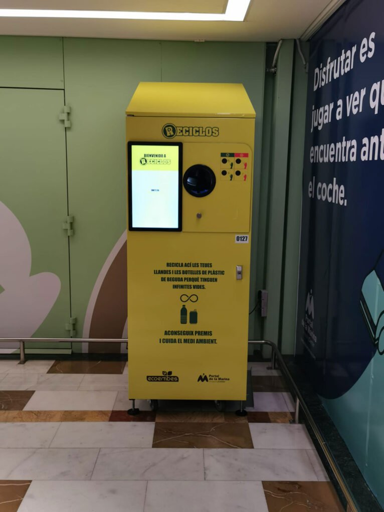 Recycling machines - Portal de la Marina,
