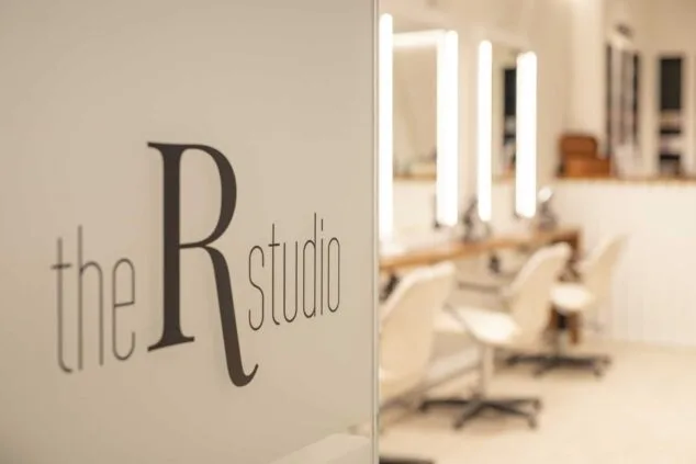 Imagen: mejor salon de peluqueria denia-the reference studio