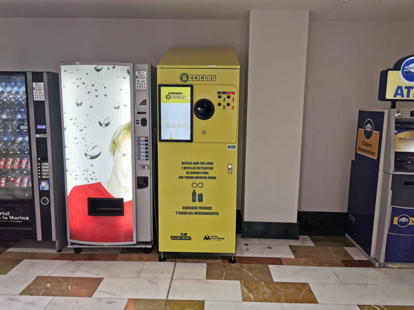 Reciclos en Portal de la Marina,