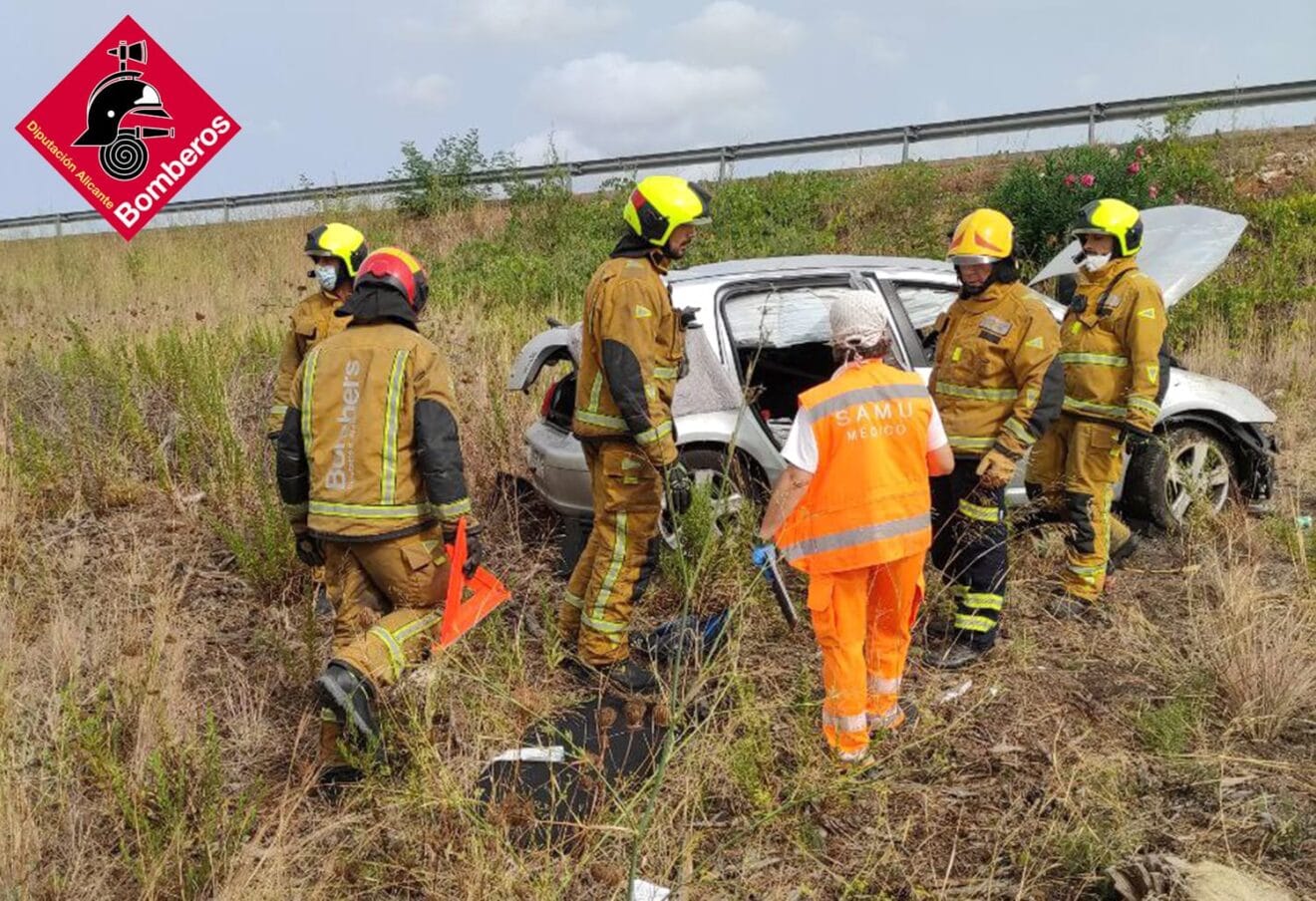 Vehículo accidentado en Dénia