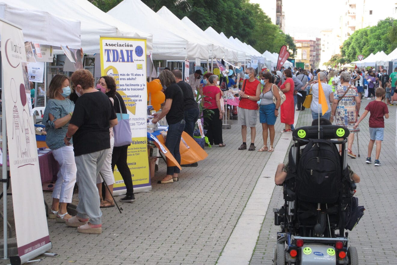 Ambiente durante la Feria de asociaciones de Dénia 2021