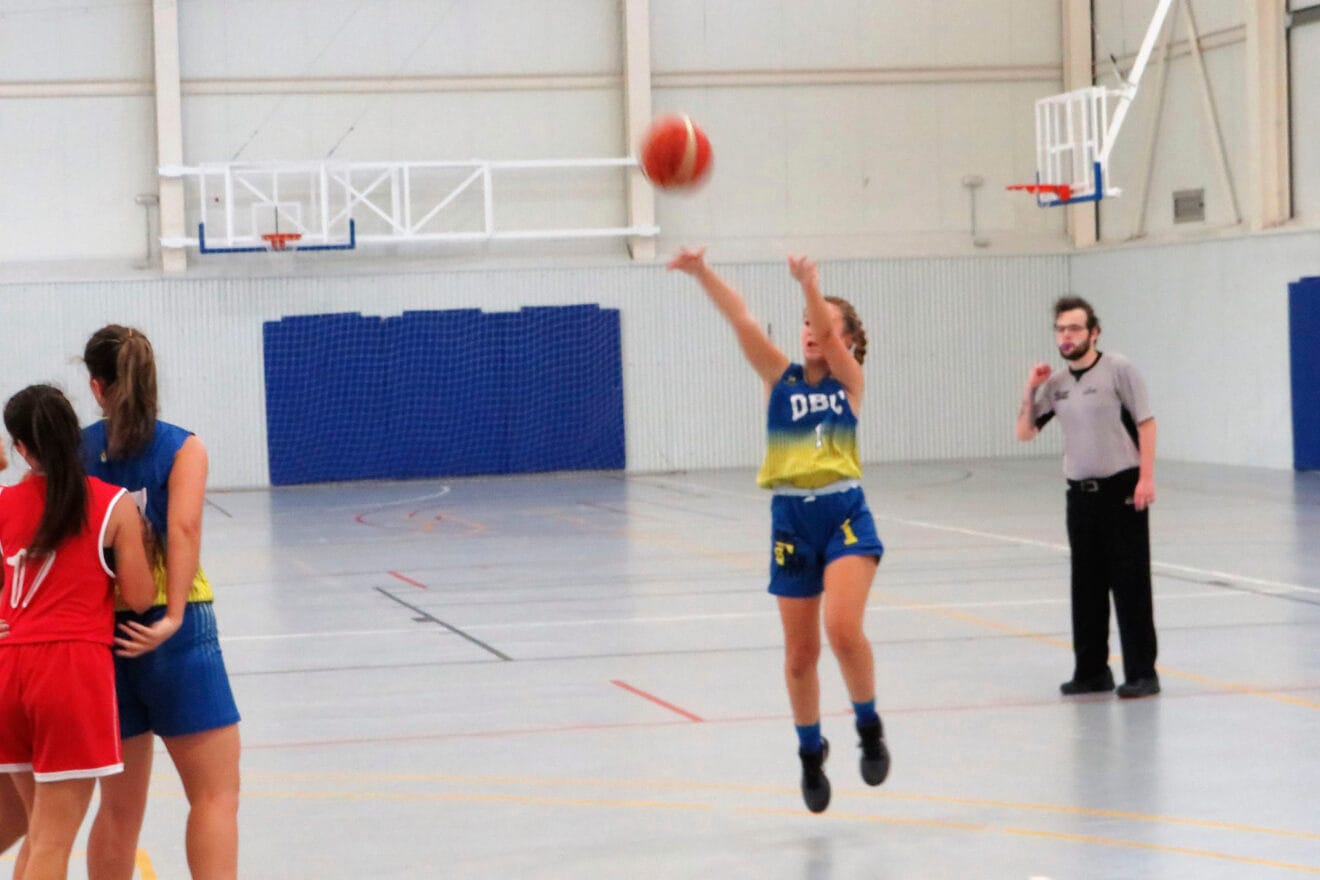 DBC Junio Femenino vence en la Vila