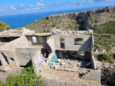El Pueblo Fantasma de Dénia se llena de murales 06