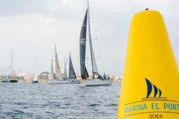 embarcaciones durante la regata del club de vela de marina el portet