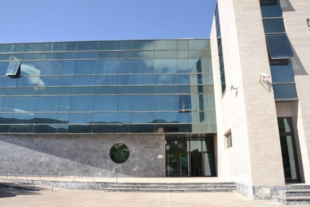 Imagen: Entrada del Juzgado de Dénia