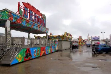 La lluvia obligó a cancelar el inicio de la feria en Dénia