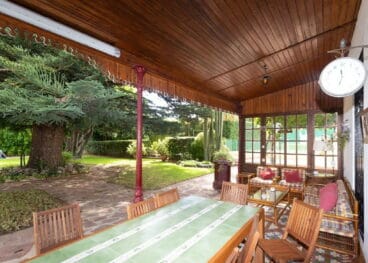 Porche de la casa a las faldas del Montgó de Inmoden Inmobiliaria