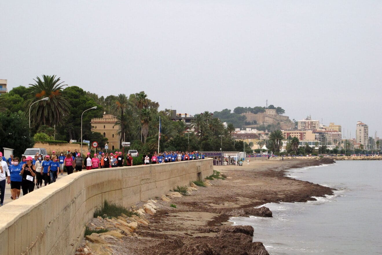 Tercera marcha solidaria de Amunt contra el càncer en Dénia 09