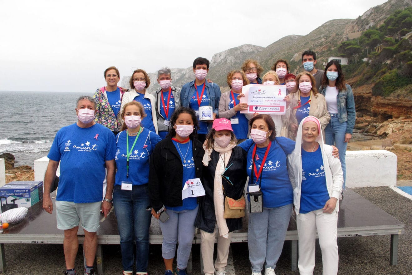 Tercera marcha solidaria de Amunt contra el càncer en Dénia 12