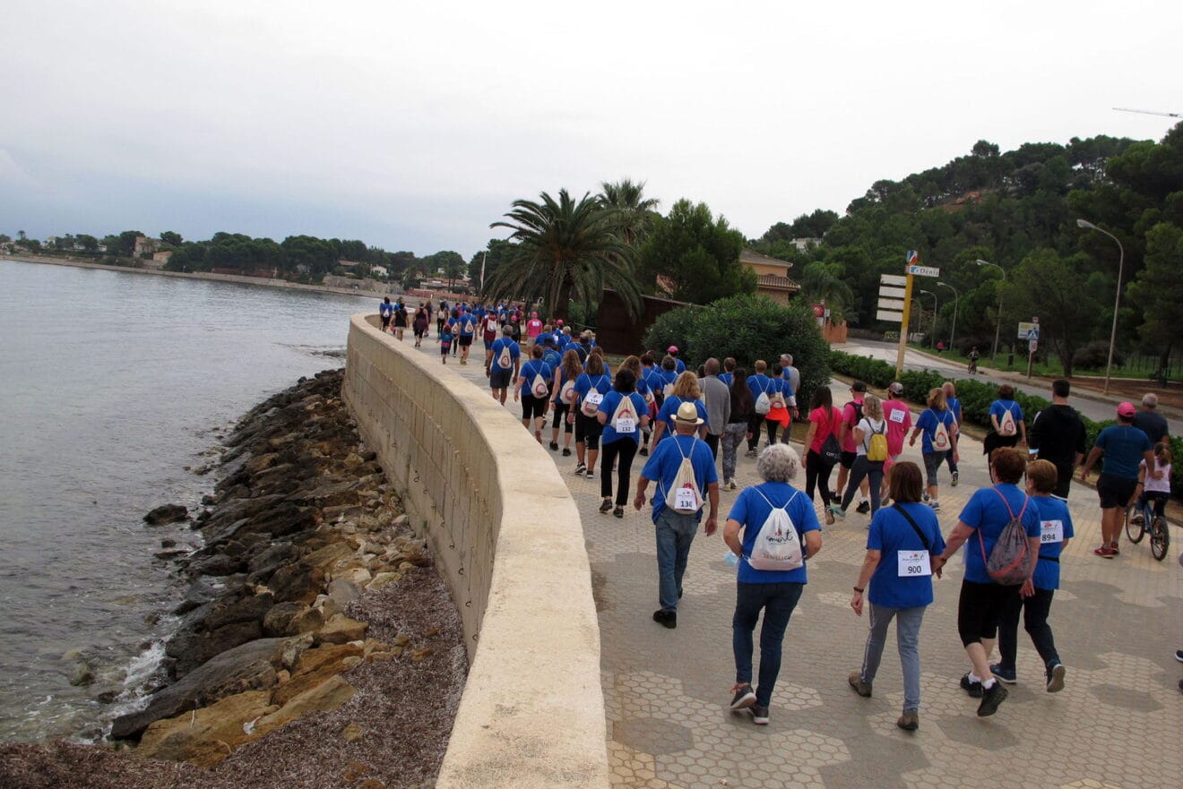 Tercera marcha solidaria de Amunt contra el càncer en Dénia 15