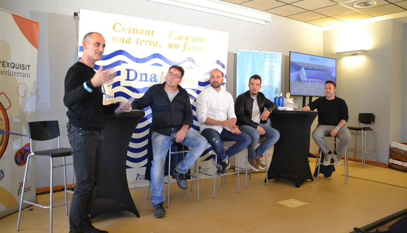 Cocineros de la Marina Alta participando en el D*na Fòrum