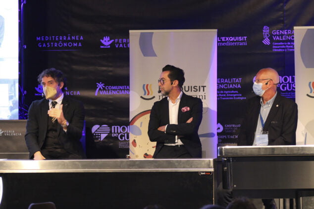 Imagen: De izquierda a derecha Francesc Colomer, Quique Dacosta y Vicent Grimalt en la presentación de D*na Restaurant