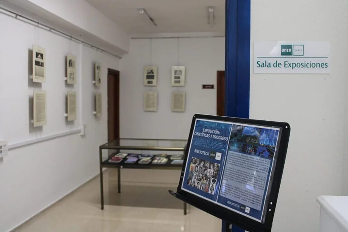 Exposición Científicas y Progreso en UNED Dénia