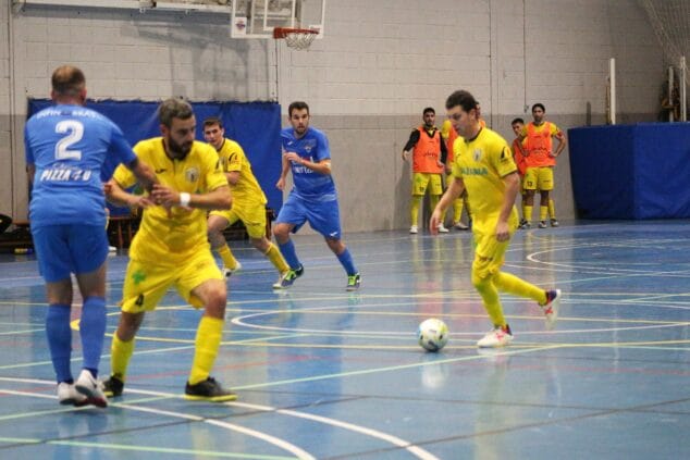 Imagen: Jugadores del CFS Mar Dénia durante el partido