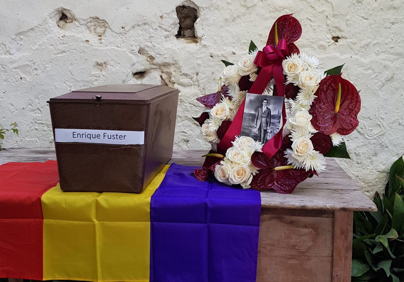 Los restos de Enrique Fuster en el acto de Dénia