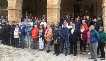 minuto de silencio en memoria de la victima en 2019 frente al consistorio de denia