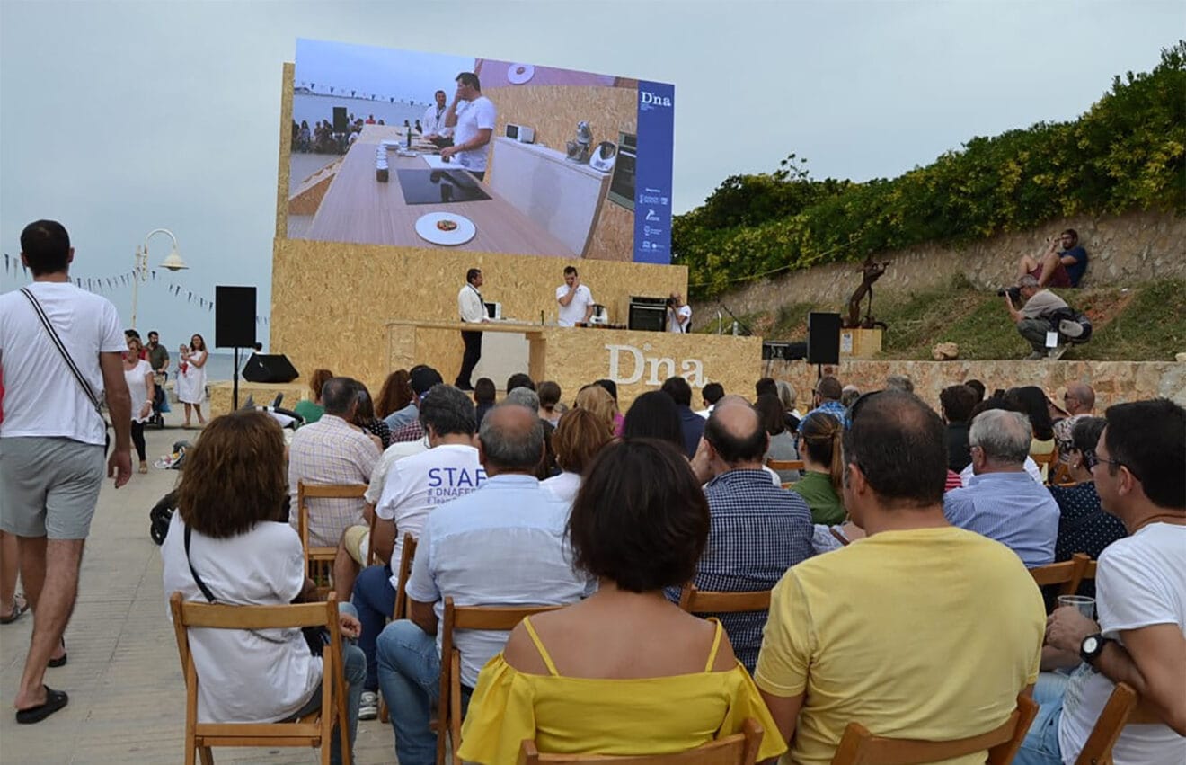 Público en la muestra de cocina de Kiko Moya en el D*na