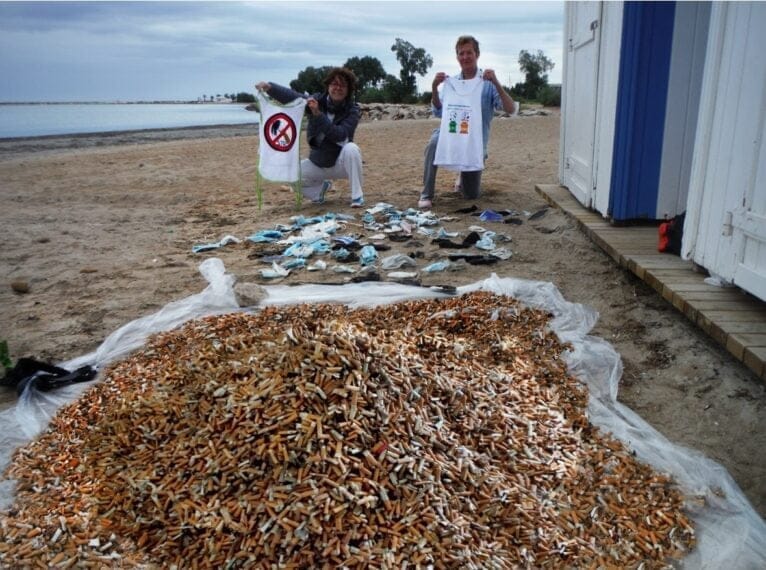un millon de colillas 88 mascarillas playa  el raset denia