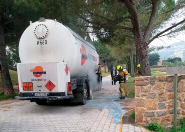 accidente con un camion de propano en la carretera de jesus pobre