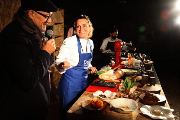 actos del dna restaurant de la tarde del domingo 29