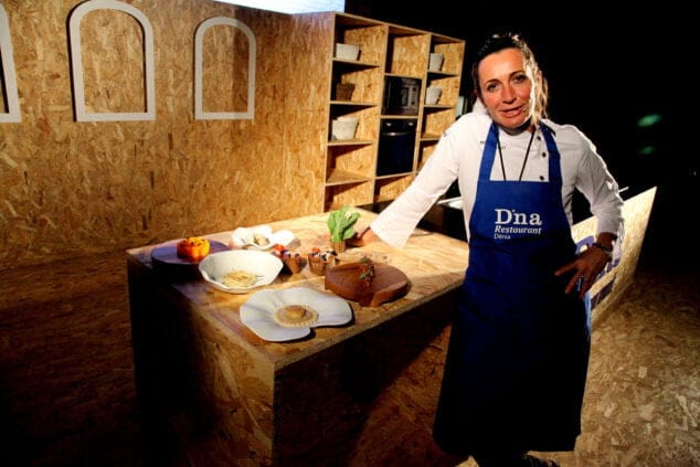 actos del dna restaurant de la tarde del domingo 37