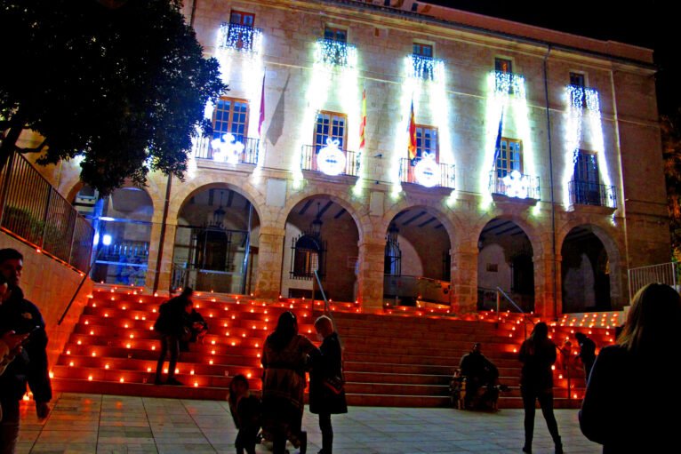 Ayuntamiento Dénia iluminado Navidad