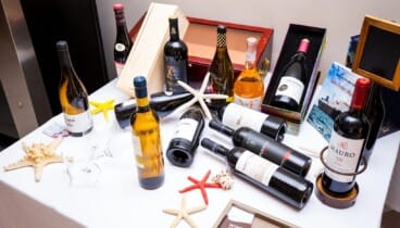 Bodega con vinos locales que realzan cada plato de Estanyó