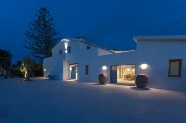 Boho Suites Dénia de noche