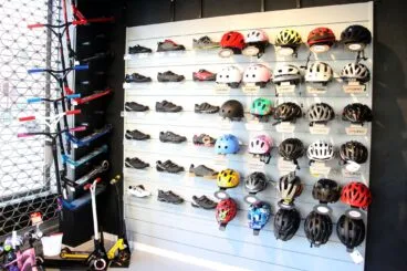 Cascos y zapatillas de ciclismo en Xabia’s Bike